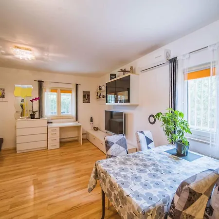 In - Istrien 40610 Villa *
